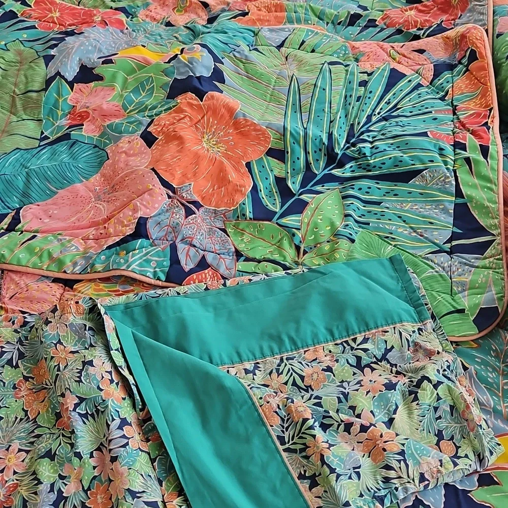 CAL KING Doubke Sided Floral Bedding Set - Multicolor